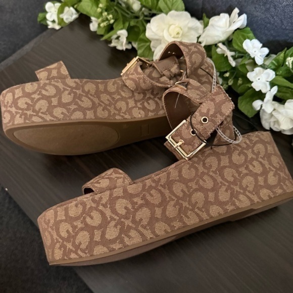 Guess Guess - Picture 5 of 9